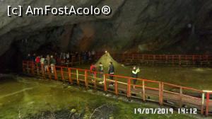 [P19] Peștera Ghețarul de la Scărișoara » foto by ungureanica
 - 
<span class="allrVoted glyphicon glyphicon-heart hidden" id="av1124423"></span>
<a class="m-l-10 hidden" id="sv1124423" onclick="voting_Foto_DelVot(,1124423,4234)" role="button">șterge vot <span class="glyphicon glyphicon-remove"></span></a>
<a id="v91124423" class=" c-red"  onclick="voting_Foto_SetVot(1124423)" role="button"><span class="glyphicon glyphicon-heart-empty"></span> <b>LIKE</b> = Votează poza</a> <img class="hidden"  id="f1124423W9" src="/imagini/loader.gif" border="0" /><span class="AjErrMes hidden" id="e1124423ErM"></span>