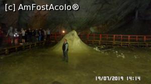 [P23] Peștera Ghețarul de la Scărișoara » foto by ungureanica
 - 
<span class="allrVoted glyphicon glyphicon-heart hidden" id="av1124427"></span>
<a class="m-l-10 hidden" id="sv1124427" onclick="voting_Foto_DelVot(,1124427,4234)" role="button">șterge vot <span class="glyphicon glyphicon-remove"></span></a>
<a id="v91124427" class=" c-red"  onclick="voting_Foto_SetVot(1124427)" role="button"><span class="glyphicon glyphicon-heart-empty"></span> <b>LIKE</b> = Votează poza</a> <img class="hidden"  id="f1124427W9" src="/imagini/loader.gif" border="0" /><span class="AjErrMes hidden" id="e1124427ErM"></span>