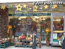 [P04] Vitrine ornate de sarbatoare in Bad Aussee » foto by ileanaxperta*
 - 
<span class="allrVoted glyphicon glyphicon-heart hidden" id="av35394"></span>
<a class="m-l-10 hidden" id="sv35394" onclick="voting_Foto_DelVot(,35394,4238)" role="button">șterge vot <span class="glyphicon glyphicon-remove"></span></a>
<a id="v935394" class=" c-red"  onclick="voting_Foto_SetVot(35394)" role="button"><span class="glyphicon glyphicon-heart-empty"></span> <b>LIKE</b> = Votează poza</a> <img class="hidden"  id="f35394W9" src="/imagini/loader.gif" border="0" /><span class="AjErrMes hidden" id="e35394ErM"></span>