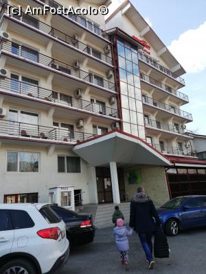 [P12] Hotelul Orizont » foto by cris1982
 - 
<span class="allrVoted glyphicon glyphicon-heart hidden" id="av1278435"></span>
<a class="m-l-10 hidden" id="sv1278435" onclick="voting_Foto_DelVot(,1278435,4242)" role="button">șterge vot <span class="glyphicon glyphicon-remove"></span></a>
<a id="v91278435" class=" c-red"  onclick="voting_Foto_SetVot(1278435)" role="button"><span class="glyphicon glyphicon-heart-empty"></span> <b>LIKE</b> = Votează poza</a> <img class="hidden"  id="f1278435W9" src="/imagini/loader.gif" border="0" /><span class="AjErrMes hidden" id="e1278435ErM"></span>