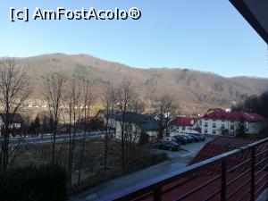 [P17] Vedere de la balcon. Se observă încă o parcare a hotelului. » foto by cris1982
 - 
<span class="allrVoted glyphicon glyphicon-heart hidden" id="av1278440"></span>
<a class="m-l-10 hidden" id="sv1278440" onclick="voting_Foto_DelVot(,1278440,4242)" role="button">șterge vot <span class="glyphicon glyphicon-remove"></span></a>
<a id="v91278440" class=" c-red"  onclick="voting_Foto_SetVot(1278440)" role="button"><span class="glyphicon glyphicon-heart-empty"></span> <b>LIKE</b> = Votează poza</a> <img class="hidden"  id="f1278440W9" src="/imagini/loader.gif" border="0" /><span class="AjErrMes hidden" id="e1278440ErM"></span>