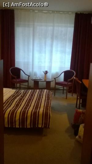 [P02] camera Hotel Orizont » foto by danutza_ang
 - 
<span class="allrVoted glyphicon glyphicon-heart hidden" id="av968927"></span>
<a class="m-l-10 hidden" id="sv968927" onclick="voting_Foto_DelVot(,968927,4242)" role="button">șterge vot <span class="glyphicon glyphicon-remove"></span></a>
<a id="v9968927" class=" c-red"  onclick="voting_Foto_SetVot(968927)" role="button"><span class="glyphicon glyphicon-heart-empty"></span> <b>LIKE</b> = Votează poza</a> <img class="hidden"  id="f968927W9" src="/imagini/loader.gif" border="0" /><span class="AjErrMes hidden" id="e968927ErM"></span>