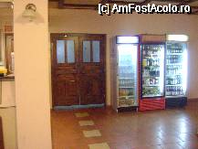 [P03] Intrarea la bucataria restaurantului si vitrina cusucuri » foto by biancuta
 - 
<span class="allrVoted glyphicon glyphicon-heart hidden" id="av53287"></span>
<a class="m-l-10 hidden" id="sv53287" onclick="voting_Foto_DelVot(,53287,4255)" role="button">șterge vot <span class="glyphicon glyphicon-remove"></span></a>
<a id="v953287" class=" c-red"  onclick="voting_Foto_SetVot(53287)" role="button"><span class="glyphicon glyphicon-heart-empty"></span> <b>LIKE</b> = Votează poza</a> <img class="hidden"  id="f53287W9" src="/imagini/loader.gif" border="0" /><span class="AjErrMes hidden" id="e53287ErM"></span>