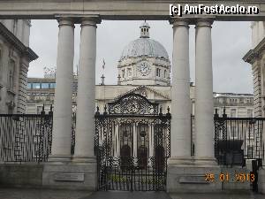 [P15] Dublin - Irish House of Lords » foto by Diaura*
 - 
<span class="allrVoted glyphicon glyphicon-heart hidden" id="av406330"></span>
<a class="m-l-10 hidden" id="sv406330" onclick="voting_Foto_DelVot(,406330,4261)" role="button">șterge vot <span class="glyphicon glyphicon-remove"></span></a>
<a id="v9406330" class=" c-red"  onclick="voting_Foto_SetVot(406330)" role="button"><span class="glyphicon glyphicon-heart-empty"></span> <b>LIKE</b> = Votează poza</a> <img class="hidden"  id="f406330W9" src="/imagini/loader.gif" border="0" /><span class="AjErrMes hidden" id="e406330ErM"></span>