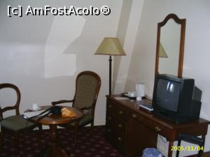 [P58] un colt al camerei de hotel » foto by mishu
 - 
<span class="allrVoted glyphicon glyphicon-heart hidden" id="av728973"></span>
<a class="m-l-10 hidden" id="sv728973" onclick="voting_Foto_DelVot(,728973,4261)" role="button">șterge vot <span class="glyphicon glyphicon-remove"></span></a>
<a id="v9728973" class=" c-red"  onclick="voting_Foto_SetVot(728973)" role="button"><span class="glyphicon glyphicon-heart-empty"></span> <b>LIKE</b> = Votează poza</a> <img class="hidden"  id="f728973W9" src="/imagini/loader.gif" border="0" /><span class="AjErrMes hidden" id="e728973ErM"></span>