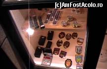 [P19] Din magazinul de suveniruri de la Citadelă se pot cumpăra insigne, embleme şi alte obiecte pentru colecţionari. » foto by Costi
 - 
<span class="allrVoted glyphicon glyphicon-heart hidden" id="av35859"></span>
<a class="m-l-10 hidden" id="sv35859" onclick="voting_Foto_DelVot(,35859,4264)" role="button">șterge vot <span class="glyphicon glyphicon-remove"></span></a>
<a id="v935859" class=" c-red"  onclick="voting_Foto_SetVot(35859)" role="button"><span class="glyphicon glyphicon-heart-empty"></span> <b>LIKE</b> = Votează poza</a> <img class="hidden"  id="f35859W9" src="/imagini/loader.gif" border="0" /><span class="AjErrMes hidden" id="e35859ErM"></span>
