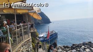 [P29] Riomaggiore - un vas plin cu turiști » foto by k-lator
 - 
<span class="allrVoted glyphicon glyphicon-heart hidden" id="av1398287"></span>
<a class="m-l-10 hidden" id="sv1398287" onclick="voting_Foto_DelVot(,1398287,4285)" role="button">șterge vot <span class="glyphicon glyphicon-remove"></span></a>
<a id="v91398287" class=" c-red"  onclick="voting_Foto_SetVot(1398287)" role="button"><span class="glyphicon glyphicon-heart-empty"></span> <b>LIKE</b> = Votează poza</a> <img class="hidden"  id="f1398287W9" src="/imagini/loader.gif" border="0" /><span class="AjErrMes hidden" id="e1398287ErM"></span>