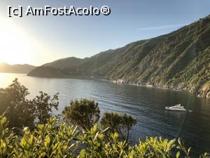 [P31] Manarola - cum ar fi sa fii pe o barca? » foto by mishu
 - 
<span class="allrVoted glyphicon glyphicon-heart hidden" id="av1290466"></span>
<a class="m-l-10 hidden" id="sv1290466" onclick="voting_Foto_DelVot(,1290466,4285)" role="button">șterge vot <span class="glyphicon glyphicon-remove"></span></a>
<a id="v91290466" class=" c-red"  onclick="voting_Foto_SetVot(1290466)" role="button"><span class="glyphicon glyphicon-heart-empty"></span> <b>LIKE</b> = Votează poza</a> <img class="hidden"  id="f1290466W9" src="/imagini/loader.gif" border="0" /><span class="AjErrMes hidden" id="e1290466ErM"></span>
