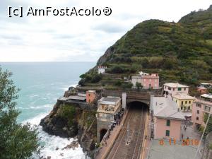 [P13] Deasupra gării din Riomaggiore » foto by irinad
 - 
<span class="allrVoted glyphicon glyphicon-heart hidden" id="av1134418"></span>
<a class="m-l-10 hidden" id="sv1134418" onclick="voting_Foto_DelVot(,1134418,4285)" role="button">șterge vot <span class="glyphicon glyphicon-remove"></span></a>
<a id="v91134418" class=" c-red"  onclick="voting_Foto_SetVot(1134418)" role="button"><span class="glyphicon glyphicon-heart-empty"></span> <b>LIKE</b> = Votează poza</a> <img class="hidden"  id="f1134418W9" src="/imagini/loader.gif" border="0" /><span class="AjErrMes hidden" id="e1134418ErM"></span>
