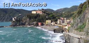 [P01] Monterosso al Mare privit de la hotel Porto Roca. În plan îndepărtat, pe colină, se află Mănăstirea Capucinilor » foto by irinad
 - 
<span class="allrVoted glyphicon glyphicon-heart hidden" id="av1139775"></span>
<a class="m-l-10 hidden" id="sv1139775" onclick="voting_Foto_DelVot(,1139775,4285)" role="button">șterge vot <span class="glyphicon glyphicon-remove"></span></a>
<a id="v91139775" class=" c-red"  onclick="voting_Foto_SetVot(1139775)" role="button"><span class="glyphicon glyphicon-heart-empty"></span> <b>LIKE</b> = Votează poza</a> <img class="hidden"  id="f1139775W9" src="/imagini/loader.gif" border="0" /><span class="AjErrMes hidden" id="e1139775ErM"></span>
