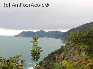 [P13] O privire de pe terasa de belvedere Santa Maria către Vernazza » foto by irinad
 - 
<span class="allrVoted glyphicon glyphicon-heart hidden" id="av1139787"></span>
<a class="m-l-10 hidden" id="sv1139787" onclick="voting_Foto_DelVot(,1139787,4285)" role="button">șterge vot <span class="glyphicon glyphicon-remove"></span></a>
<a id="v91139787" class=" c-red"  onclick="voting_Foto_SetVot(1139787)" role="button"><span class="glyphicon glyphicon-heart-empty"></span> <b>LIKE</b> = Votează poza</a> <img class="hidden"  id="f1139787W9" src="/imagini/loader.gif" border="0" /><span class="AjErrMes hidden" id="e1139787ErM"></span>
