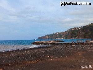[P24] Plaja din Ribeira Brava » foto by GabrielaG
 - 
<span class="allrVoted glyphicon glyphicon-heart hidden" id="av588049"></span>
<a class="m-l-10 hidden" id="sv588049" onclick="voting_Foto_DelVot(,588049,4289)" role="button">șterge vot <span class="glyphicon glyphicon-remove"></span></a>
<a id="v9588049" class=" c-red"  onclick="voting_Foto_SetVot(588049)" role="button"><span class="glyphicon glyphicon-heart-empty"></span> <b>LIKE</b> = Votează poza</a> <img class="hidden"  id="f588049W9" src="/imagini/loader.gif" border="0" /><span class="AjErrMes hidden" id="e588049ErM"></span>
