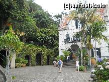 [P20] Jardim Tropical si Monte Palace, im stanga sub arcadele acoperite de verdeata sunt expuse seturi intregi de vase de ceramica » foto by Delight
 - 
<span class="allrVoted glyphicon glyphicon-heart hidden" id="av257412"></span>
<a class="m-l-10 hidden" id="sv257412" onclick="voting_Foto_DelVot(,257412,4289)" role="button">șterge vot <span class="glyphicon glyphicon-remove"></span></a>
<a id="v9257412" class=" c-red"  onclick="voting_Foto_SetVot(257412)" role="button"><span class="glyphicon glyphicon-heart-empty"></span> <b>LIKE</b> = Votează poza</a> <img class="hidden"  id="f257412W9" src="/imagini/loader.gif" border="0" /><span class="AjErrMes hidden" id="e257412ErM"></span>