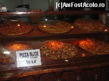 [P18] pizza in centrul statiunii - 2.5 leva o bucata » foto by eibet
 - 
<span class="allrVoted glyphicon glyphicon-heart hidden" id="av106451"></span>
<a class="m-l-10 hidden" id="sv106451" onclick="voting_Foto_DelVot(,106451,4294)" role="button">șterge vot <span class="glyphicon glyphicon-remove"></span></a>
<a id="v9106451" class=" c-red"  onclick="voting_Foto_SetVot(106451)" role="button"><span class="glyphicon glyphicon-heart-empty"></span> <b>LIKE</b> = Votează poza</a> <img class="hidden"  id="f106451W9" src="/imagini/loader.gif" border="0" /><span class="AjErrMes hidden" id="e106451ErM"></span>