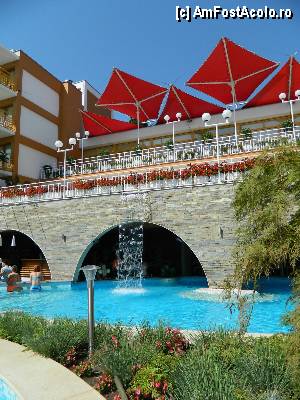 [P07] restaurantul, terasa si barul de la piscina » foto by danadima
 - 
<span class="allrVoted glyphicon glyphicon-heart hidden" id="av357239"></span>
<a class="m-l-10 hidden" id="sv357239" onclick="voting_Foto_DelVot(,357239,4294)" role="button">șterge vot <span class="glyphicon glyphicon-remove"></span></a>
<a id="v9357239" class=" c-red"  onclick="voting_Foto_SetVot(357239)" role="button"><span class="glyphicon glyphicon-heart-empty"></span> <b>LIKE</b> = Votează poza</a> <img class="hidden"  id="f357239W9" src="/imagini/loader.gif" border="0" /><span class="AjErrMes hidden" id="e357239ErM"></span>