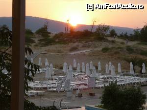 [P01] Drumul catre plaja si sejlongurile relativ putine pentru numarul mare de turisti cazati.  » foto by Nicoleta99*
 - 
<span class="allrVoted glyphicon glyphicon-heart hidden" id="av442519"></span>
<a class="m-l-10 hidden" id="sv442519" onclick="voting_Foto_DelVot(,442519,4294)" role="button">șterge vot <span class="glyphicon glyphicon-remove"></span></a>
<a id="v9442519" class=" c-red"  onclick="voting_Foto_SetVot(442519)" role="button"><span class="glyphicon glyphicon-heart-empty"></span> <b>LIKE</b> = Votează poza</a> <img class="hidden"  id="f442519W9" src="/imagini/loader.gif" border="0" /><span class="AjErrMes hidden" id="e442519ErM"></span>