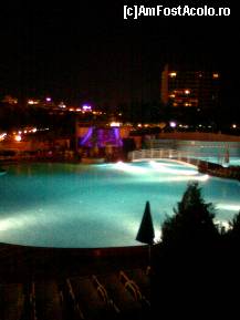 [P18] spectacol seara la scena si piscina ,poza facuta din camera si-mi cer scuze dar este facuta cu telefonul mobil si nu iese mereu ok.. » foto by VIO
 - 
<span class="allrVoted glyphicon glyphicon-heart hidden" id="av109169"></span>
<a class="m-l-10 hidden" id="sv109169" onclick="voting_Foto_DelVot(,109169,4294)" role="button">șterge vot <span class="glyphicon glyphicon-remove"></span></a>
<a id="v9109169" class=" c-red"  onclick="voting_Foto_SetVot(109169)" role="button"><span class="glyphicon glyphicon-heart-empty"></span> <b>LIKE</b> = Votează poza</a> <img class="hidden"  id="f109169W9" src="/imagini/loader.gif" border="0" /><span class="AjErrMes hidden" id="e109169ErM"></span>