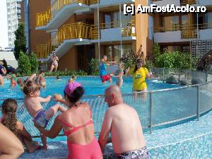[P06] jocuri pt copii in piscina mica » foto by Glassesman*
 - 
<span class="allrVoted glyphicon glyphicon-heart hidden" id="av442237"></span>
<a class="m-l-10 hidden" id="sv442237" onclick="voting_Foto_DelVot(,442237,4294)" role="button">șterge vot <span class="glyphicon glyphicon-remove"></span></a>
<a id="v9442237" class=" c-red"  onclick="voting_Foto_SetVot(442237)" role="button"><span class="glyphicon glyphicon-heart-empty"></span> <b>LIKE</b> = Votează poza</a> <img class="hidden"  id="f442237W9" src="/imagini/loader.gif" border="0" /><span class="AjErrMes hidden" id="e442237ErM"></span>
