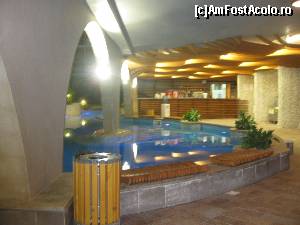 [P06] Barul de la piscina.  » foto by viviv
 - 
<span class="allrVoted glyphicon glyphicon-heart hidden" id="av595753"></span>
<a class="m-l-10 hidden" id="sv595753" onclick="voting_Foto_DelVot(,595753,4294)" role="button">șterge vot <span class="glyphicon glyphicon-remove"></span></a>
<a id="v9595753" class=" c-red"  onclick="voting_Foto_SetVot(595753)" role="button"><span class="glyphicon glyphicon-heart-empty"></span> <b>LIKE</b> = Votează poza</a> <img class="hidden"  id="f595753W9" src="/imagini/loader.gif" border="0" /><span class="AjErrMes hidden" id="e595753ErM"></span>