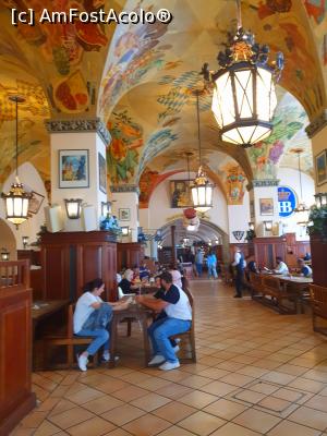 [P14] beraria Hofbrauhaus » foto by Opelantara
 - 
<span class="allrVoted glyphicon glyphicon-heart hidden" id="av1368476"></span>
<a class="m-l-10 hidden" id="sv1368476" onclick="voting_Foto_DelVot(,1368476,4310)" role="button">șterge vot <span class="glyphicon glyphicon-remove"></span></a>
<a id="v91368476" class=" c-red"  onclick="voting_Foto_SetVot(1368476)" role="button"><span class="glyphicon glyphicon-heart-empty"></span> <b>LIKE</b> = Votează poza</a> <img class="hidden"  id="f1368476W9" src="/imagini/loader.gif" border="0" /><span class="AjErrMes hidden" id="e1368476ErM"></span>