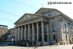 [P08] Putina cultura doar de pe trotuar. Teatrul National din Munchen » foto by DOINITA
 - 
<span class="allrVoted glyphicon glyphicon-heart hidden" id="av678102"></span>
<a class="m-l-10 hidden" id="sv678102" onclick="voting_Foto_DelVot(,678102,4310)" role="button">șterge vot <span class="glyphicon glyphicon-remove"></span></a>
<a id="v9678102" class=" c-red"  onclick="voting_Foto_SetVot(678102)" role="button"><span class="glyphicon glyphicon-heart-empty"></span> <b>LIKE</b> = Votează poza</a> <img class="hidden"  id="f678102W9" src="/imagini/loader.gif" border="0" /><span class="AjErrMes hidden" id="e678102ErM"></span>
