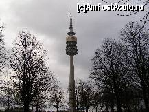 [P23] Olympiapark - peisaj de toamna cu Olympia Turm » foto by RoF*
 - 
<span class="allrVoted glyphicon glyphicon-heart hidden" id="av377788"></span>
<a class="m-l-10 hidden" id="sv377788" onclick="voting_Foto_DelVot(,377788,4310)" role="button">șterge vot <span class="glyphicon glyphicon-remove"></span></a>
<a id="v9377788" class=" c-red"  onclick="voting_Foto_SetVot(377788)" role="button"><span class="glyphicon glyphicon-heart-empty"></span> <b>LIKE</b> = Votează poza</a> <img class="hidden"  id="f377788W9" src="/imagini/loader.gif" border="0" /><span class="AjErrMes hidden" id="e377788ErM"></span>