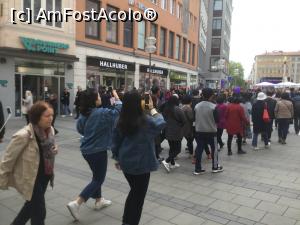 [P14] Asiaticii nu se dezmint, grupuri mari si facandu-si selfiuri » foto by mishu
 - 
<span class="allrVoted glyphicon glyphicon-heart hidden" id="av962867"></span>
<a class="m-l-10 hidden" id="sv962867" onclick="voting_Foto_DelVot(,962867,4310)" role="button">șterge vot <span class="glyphicon glyphicon-remove"></span></a>
<a id="v9962867" class=" c-red"  onclick="voting_Foto_SetVot(962867)" role="button"><span class="glyphicon glyphicon-heart-empty"></span> <b>LIKE</b> = Votează poza</a> <img class="hidden"  id="f962867W9" src="/imagini/loader.gif" border="0" /><span class="AjErrMes hidden" id="e962867ErM"></span>