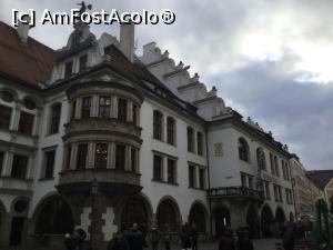 [P48] Si am ajuns si la Hofbrauhaus » foto by mishu
 - 
<span class="allrVoted glyphicon glyphicon-heart hidden" id="av1040302"></span>
<a class="m-l-10 hidden" id="sv1040302" onclick="voting_Foto_DelVot(,1040302,4310)" role="button">șterge vot <span class="glyphicon glyphicon-remove"></span></a>
<a id="v91040302" class=" c-red"  onclick="voting_Foto_SetVot(1040302)" role="button"><span class="glyphicon glyphicon-heart-empty"></span> <b>LIKE</b> = Votează poza</a> <img class="hidden"  id="f1040302W9" src="/imagini/loader.gif" border="0" /><span class="AjErrMes hidden" id="e1040302ErM"></span>