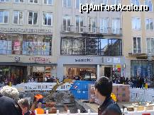 [P59] santierul din Marienplatz. » foto by adryana
 - 
<span class="allrVoted glyphicon glyphicon-heart hidden" id="av317037"></span>
<a class="m-l-10 hidden" id="sv317037" onclick="voting_Foto_DelVot(,317037,4310)" role="button">șterge vot <span class="glyphicon glyphicon-remove"></span></a>
<a id="v9317037" class=" c-red"  onclick="voting_Foto_SetVot(317037)" role="button"><span class="glyphicon glyphicon-heart-empty"></span> <b>LIKE</b> = Votează poza</a> <img class="hidden"  id="f317037W9" src="/imagini/loader.gif" border="0" /><span class="AjErrMes hidden" id="e317037ErM"></span>