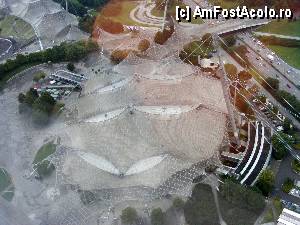 [P48] O alta sala de sport din Olympiapark, acoperita ca si stadionul olimpic. In dreapta, autostrada care traverseaza nordul orasului Munchen cu cate 4 benzi pe sens » foto by Puiu2010
 - 
<span class="allrVoted glyphicon glyphicon-heart hidden" id="av378239"></span>
<a class="m-l-10 hidden" id="sv378239" onclick="voting_Foto_DelVot(,378239,4310)" role="button">șterge vot <span class="glyphicon glyphicon-remove"></span></a>
<a id="v9378239" class=" c-red"  onclick="voting_Foto_SetVot(378239)" role="button"><span class="glyphicon glyphicon-heart-empty"></span> <b>LIKE</b> = Votează poza</a> <img class="hidden"  id="f378239W9" src="/imagini/loader.gif" border="0" /><span class="AjErrMes hidden" id="e378239ErM"></span>