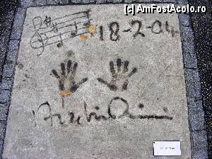 [P53] Una din marturiile treceri pe aici a celebritatilor. Aici Andre Rieu » foto by Puiu2010
 - 
<span class="allrVoted glyphicon glyphicon-heart hidden" id="av378272"></span>
<a class="m-l-10 hidden" id="sv378272" onclick="voting_Foto_DelVot(,378272,4310)" role="button">șterge vot <span class="glyphicon glyphicon-remove"></span></a>
<a id="v9378272" class=" c-red"  onclick="voting_Foto_SetVot(378272)" role="button"><span class="glyphicon glyphicon-heart-empty"></span> <b>LIKE</b> = Votează poza</a> <img class="hidden"  id="f378272W9" src="/imagini/loader.gif" border="0" /><span class="AjErrMes hidden" id="e378272ErM"></span>