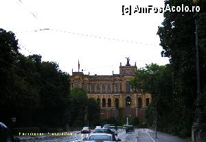 [P06] Pe Maximilianstrasse care se termina cu cladirea Parlamentului Bavariei, in strada Max Planck » foto by Puiu2010
 - 
<span class="allrVoted glyphicon glyphicon-heart hidden" id="av378048"></span>
<a class="m-l-10 hidden" id="sv378048" onclick="voting_Foto_DelVot(,378048,4310)" role="button">șterge vot <span class="glyphicon glyphicon-remove"></span></a>
<a id="v9378048" class=" c-red"  onclick="voting_Foto_SetVot(378048)" role="button"><span class="glyphicon glyphicon-heart-empty"></span> <b>LIKE</b> = Votează poza</a> <img class="hidden"  id="f378048W9" src="/imagini/loader.gif" border="0" /><span class="AjErrMes hidden" id="e378048ErM"></span>