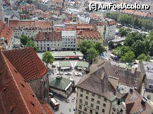 [P29] Piata Viktualienmarkt vazuta din Turnul Bisericii Sf Petru » foto by andromeda
 - 
<span class="allrVoted glyphicon glyphicon-heart hidden" id="av495240"></span>
<a class="m-l-10 hidden" id="sv495240" onclick="voting_Foto_DelVot(,495240,4310)" role="button">șterge vot <span class="glyphicon glyphicon-remove"></span></a>
<a id="v9495240" class=" c-red"  onclick="voting_Foto_SetVot(495240)" role="button"><span class="glyphicon glyphicon-heart-empty"></span> <b>LIKE</b> = Votează poza</a> <img class="hidden"  id="f495240W9" src="/imagini/loader.gif" border="0" /><span class="AjErrMes hidden" id="e495240ErM"></span>