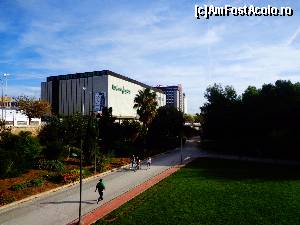 [P12] El Corte Ingles este la 5 minute de hotel » foto by Ammelie
 - 
<span class="allrVoted glyphicon glyphicon-heart hidden" id="av569747"></span>
<a class="m-l-10 hidden" id="sv569747" onclick="voting_Foto_DelVot(,569747,4314)" role="button">șterge vot <span class="glyphicon glyphicon-remove"></span></a>
<a id="v9569747" class=" c-red"  onclick="voting_Foto_SetVot(569747)" role="button"><span class="glyphicon glyphicon-heart-empty"></span> <b>LIKE</b> = Votează poza</a> <img class="hidden"  id="f569747W9" src="/imagini/loader.gif" border="0" /><span class="AjErrMes hidden" id="e569747ErM"></span>