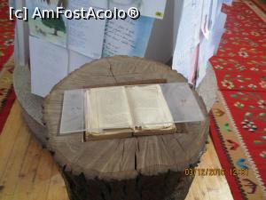 [P20] Trunchiul de nuc cu Biblia » foto by elviramvio
 - 
<span class="allrVoted glyphicon glyphicon-heart hidden" id="av817611"></span>
<a class="m-l-10 hidden" id="sv817611" onclick="voting_Foto_DelVot(,817611,4329)" role="button">șterge vot <span class="glyphicon glyphicon-remove"></span></a>
<a id="v9817611" class=" c-red"  onclick="voting_Foto_SetVot(817611)" role="button"><span class="glyphicon glyphicon-heart-empty"></span> <b>LIKE</b> = Votează poza</a> <img class="hidden"  id="f817611W9" src="/imagini/loader.gif" border="0" /><span class="AjErrMes hidden" id="e817611ErM"></span>
