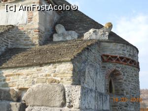 [P47] Biserica Densuș - Doi lei pe acoperișul de piatră.  » foto by iulianic
 - 
<span class="allrVoted glyphicon glyphicon-heart hidden" id="av726619"></span>
<a class="m-l-10 hidden" id="sv726619" onclick="voting_Foto_DelVot(,726619,4346)" role="button">șterge vot <span class="glyphicon glyphicon-remove"></span></a>
<a id="v9726619" class=" c-red"  onclick="voting_Foto_SetVot(726619)" role="button"><span class="glyphicon glyphicon-heart-empty"></span> <b>LIKE</b> = Votează poza</a> <img class="hidden"  id="f726619W9" src="/imagini/loader.gif" border="0" /><span class="AjErrMes hidden" id="e726619ErM"></span>