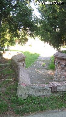 [P12] Castelul Kendefy - intrarea la beci, văzută de sus » foto by Dragoș_MD
 - 
<span class="allrVoted glyphicon glyphicon-heart hidden" id="av66588"></span>
<a class="m-l-10 hidden" id="sv66588" onclick="voting_Foto_DelVot(,66588,4346)" role="button">șterge vot <span class="glyphicon glyphicon-remove"></span></a>
<a id="v966588" class=" c-red"  onclick="voting_Foto_SetVot(66588)" role="button"><span class="glyphicon glyphicon-heart-empty"></span> <b>LIKE</b> = Votează poza</a> <img class="hidden"  id="f66588W9" src="/imagini/loader.gif" border="0" /><span class="AjErrMes hidden" id="e66588ErM"></span>