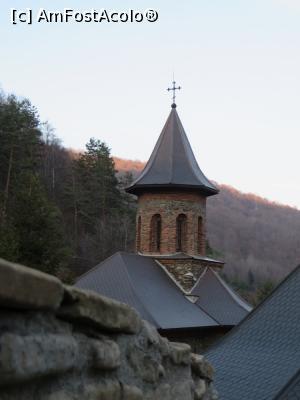 [P03] Turla bisericii de la Prislop în asfințit.  » foto by tata123 🔱
 - 
<span class="allrVoted glyphicon glyphicon-heart hidden" id="av727619"></span>
<a class="m-l-10 hidden" id="sv727619" onclick="voting_Foto_DelVot(,727619,4346)" role="button">șterge vot <span class="glyphicon glyphicon-remove"></span></a>
<a id="v9727619" class=" c-red"  onclick="voting_Foto_SetVot(727619)" role="button"><span class="glyphicon glyphicon-heart-empty"></span> <b>LIKE</b> = Votează poza</a> <img class="hidden"  id="f727619W9" src="/imagini/loader.gif" border="0" /><span class="AjErrMes hidden" id="e727619ErM"></span>