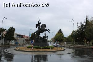 [P22] Pomorie, Statuia ecvestră a  Sf. Gheorghe vizavi de mănăstire » foto by mprofeanu
 - 
<span class="allrVoted glyphicon glyphicon-heart hidden" id="av1208513"></span>
<a class="m-l-10 hidden" id="sv1208513" onclick="voting_Foto_DelVot(,1208513,4357)" role="button">șterge vot <span class="glyphicon glyphicon-remove"></span></a>
<a id="v91208513" class=" c-red"  onclick="voting_Foto_SetVot(1208513)" role="button"><span class="glyphicon glyphicon-heart-empty"></span> <b>LIKE</b> = Votează poza</a> <img class="hidden"  id="f1208513W9" src="/imagini/loader.gif" border="0" /><span class="AjErrMes hidden" id="e1208513ErM"></span>