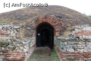 [P09] Mormântul Tracic Pomorie, Prin Dromos, „Pasaj” în aer liber ce duce la mormânt » foto by mprofeanu
 - 
<span class="allrVoted glyphicon glyphicon-heart hidden" id="av1208500"></span>
<a class="m-l-10 hidden" id="sv1208500" onclick="voting_Foto_DelVot(,1208500,4357)" role="button">șterge vot <span class="glyphicon glyphicon-remove"></span></a>
<a id="v91208500" class=" c-red"  onclick="voting_Foto_SetVot(1208500)" role="button"><span class="glyphicon glyphicon-heart-empty"></span> <b>LIKE</b> = Votează poza</a> <img class="hidden"  id="f1208500W9" src="/imagini/loader.gif" border="0" /><span class="AjErrMes hidden" id="e1208500ErM"></span>