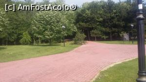 [P09] Alee spre pădure în Duni Holiday Village din staţiunea Duni, Bulgaria.  » foto by traian.leuca †
 - 
<span class="allrVoted glyphicon glyphicon-heart hidden" id="av744932"></span>
<a class="m-l-10 hidden" id="sv744932" onclick="voting_Foto_DelVot(,744932,4367)" role="button">șterge vot <span class="glyphicon glyphicon-remove"></span></a>
<a id="v9744932" class=" c-red"  onclick="voting_Foto_SetVot(744932)" role="button"><span class="glyphicon glyphicon-heart-empty"></span> <b>LIKE</b> = Votează poza</a> <img class="hidden"  id="f744932W9" src="/imagini/loader.gif" border="0" /><span class="AjErrMes hidden" id="e744932ErM"></span>