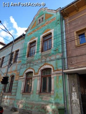[P56] Casă veche și frumoasă în centrul istoric, bine ar fi fost să fie renovată. » foto by maryka
 - 
<span class="allrVoted glyphicon glyphicon-heart hidden" id="av1232466"></span>
<a class="m-l-10 hidden" id="sv1232466" onclick="voting_Foto_DelVot(,1232466,4370)" role="button">șterge vot <span class="glyphicon glyphicon-remove"></span></a>
<a id="v91232466" class=" c-red"  onclick="voting_Foto_SetVot(1232466)" role="button"><span class="glyphicon glyphicon-heart-empty"></span> <b>LIKE</b> = Votează poza</a> <img class="hidden"  id="f1232466W9" src="/imagini/loader.gif" border="0" /><span class="AjErrMes hidden" id="e1232466ErM"></span>
