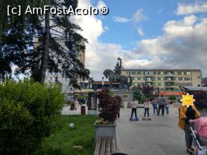 [P59] Piața Victoriei, vedere spre statuia lui Decebal. » foto by maryka
 - 
<span class="allrVoted glyphicon glyphicon-heart hidden" id="av1232469"></span>
<a class="m-l-10 hidden" id="sv1232469" onclick="voting_Foto_DelVot(,1232469,4370)" role="button">șterge vot <span class="glyphicon glyphicon-remove"></span></a>
<a id="v91232469" class=" c-red"  onclick="voting_Foto_SetVot(1232469)" role="button"><span class="glyphicon glyphicon-heart-empty"></span> <b>LIKE</b> = Votează poza</a> <img class="hidden"  id="f1232469W9" src="/imagini/loader.gif" border="0" /><span class="AjErrMes hidden" id="e1232469ErM"></span>