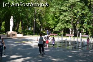 [P19] Fântâna arteziană din parcul cetății » foto by AZE
 - 
<span class="allrVoted glyphicon glyphicon-heart hidden" id="av981830"></span>
<a class="m-l-10 hidden" id="sv981830" onclick="voting_Foto_DelVot(,981830,4370)" role="button">șterge vot <span class="glyphicon glyphicon-remove"></span></a>
<a id="v9981830" class=" c-red"  onclick="voting_Foto_SetVot(981830)" role="button"><span class="glyphicon glyphicon-heart-empty"></span> <b>LIKE</b> = Votează poza</a> <img class="hidden"  id="f981830W9" src="/imagini/loader.gif" border="0" /><span class="AjErrMes hidden" id="e981830ErM"></span>