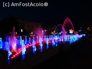 [P14] “Fântânile Cântãtoare” din centrul oraşului Deva. Imagine superba :). Scurt moment de respiro. Asta-i dedicatie speciala pentru cei ce tin cu Steaua :)))) » foto by vega06
 - 
<span class="allrVoted glyphicon glyphicon-heart hidden" id="av738102"></span>
<a class="m-l-10 hidden" id="sv738102" onclick="voting_Foto_DelVot(,738102,4370)" role="button">șterge vot <span class="glyphicon glyphicon-remove"></span></a>
<a id="v9738102" class=" c-red"  onclick="voting_Foto_SetVot(738102)" role="button"><span class="glyphicon glyphicon-heart-empty"></span> <b>LIKE</b> = Votează poza</a> <img class="hidden"  id="f738102W9" src="/imagini/loader.gif" border="0" /><span class="AjErrMes hidden" id="e738102ErM"></span>