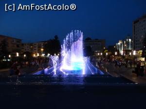 [P22] “Fântânile Cântãtoare” din centrul oraşului Deva. Initial poza asta o stersesem ca am zis ca-i dubla. Da, nu era. Are alte... 'lumini si umbre' :) » foto by vega06
 - 
<span class="allrVoted glyphicon glyphicon-heart hidden" id="av738110"></span>
<a class="m-l-10 hidden" id="sv738110" onclick="voting_Foto_DelVot(,738110,4370)" role="button">șterge vot <span class="glyphicon glyphicon-remove"></span></a>
<a id="v9738110" class=" c-red"  onclick="voting_Foto_SetVot(738110)" role="button"><span class="glyphicon glyphicon-heart-empty"></span> <b>LIKE</b> = Votează poza</a> <img class="hidden"  id="f738110W9" src="/imagini/loader.gif" border="0" /><span class="AjErrMes hidden" id="e738110ErM"></span>