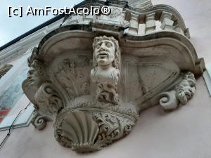 [P19] Detaliu balcun Magna Curia » foto by adso
 - 
<span class="allrVoted glyphicon glyphicon-heart hidden" id="av1249756"></span>
<a class="m-l-10 hidden" id="sv1249756" onclick="voting_Foto_DelVot(,1249756,4370)" role="button">șterge vot <span class="glyphicon glyphicon-remove"></span></a>
<a id="v91249756" class=" c-red"  onclick="voting_Foto_SetVot(1249756)" role="button"><span class="glyphicon glyphicon-heart-empty"></span> <b>LIKE</b> = Votează poza</a> <img class="hidden"  id="f1249756W9" src="/imagini/loader.gif" border="0" /><span class="AjErrMes hidden" id="e1249756ErM"></span>
