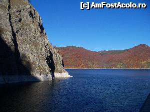 [P07] Lacul Vidraru intr-o frumoasa zi de toamna » foto by Lumis66
 - 
<span class="allrVoted glyphicon glyphicon-heart hidden" id="av482690"></span>
<a class="m-l-10 hidden" id="sv482690" onclick="voting_Foto_DelVot(,482690,4399)" role="button">șterge vot <span class="glyphicon glyphicon-remove"></span></a>
<a id="v9482690" class=" c-red"  onclick="voting_Foto_SetVot(482690)" role="button"><span class="glyphicon glyphicon-heart-empty"></span> <b>LIKE</b> = Votează poza</a> <img class="hidden"  id="f482690W9" src="/imagini/loader.gif" border="0" /><span class="AjErrMes hidden" id="e482690ErM"></span>