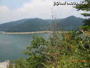 [P17] Barajul Vidraru - Lacul Vidraru și munții din jur.  » foto by iulianic
 - 
<span class="allrVoted glyphicon glyphicon-heart hidden" id="av696333"></span>
<a class="m-l-10 hidden" id="sv696333" onclick="voting_Foto_DelVot(,696333,4399)" role="button">șterge vot <span class="glyphicon glyphicon-remove"></span></a>
<a id="v9696333" class=" c-red"  onclick="voting_Foto_SetVot(696333)" role="button"><span class="glyphicon glyphicon-heart-empty"></span> <b>LIKE</b> = Votează poza</a> <img class="hidden"  id="f696333W9" src="/imagini/loader.gif" border="0" /><span class="AjErrMes hidden" id="e696333ErM"></span>