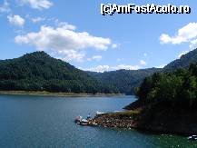 [P07] Lacul de acumulare Vidraru - debarcader » foto by mario 110
 - 
<span class="allrVoted glyphicon glyphicon-heart hidden" id="av42711"></span>
<a class="m-l-10 hidden" id="sv42711" onclick="voting_Foto_DelVot(,42711,4399)" role="button">șterge vot <span class="glyphicon glyphicon-remove"></span></a>
<a id="v942711" class=" c-red"  onclick="voting_Foto_SetVot(42711)" role="button"><span class="glyphicon glyphicon-heart-empty"></span> <b>LIKE</b> = Votează poza</a> <img class="hidden"  id="f42711W9" src="/imagini/loader.gif" border="0" /><span class="AjErrMes hidden" id="e42711ErM"></span>